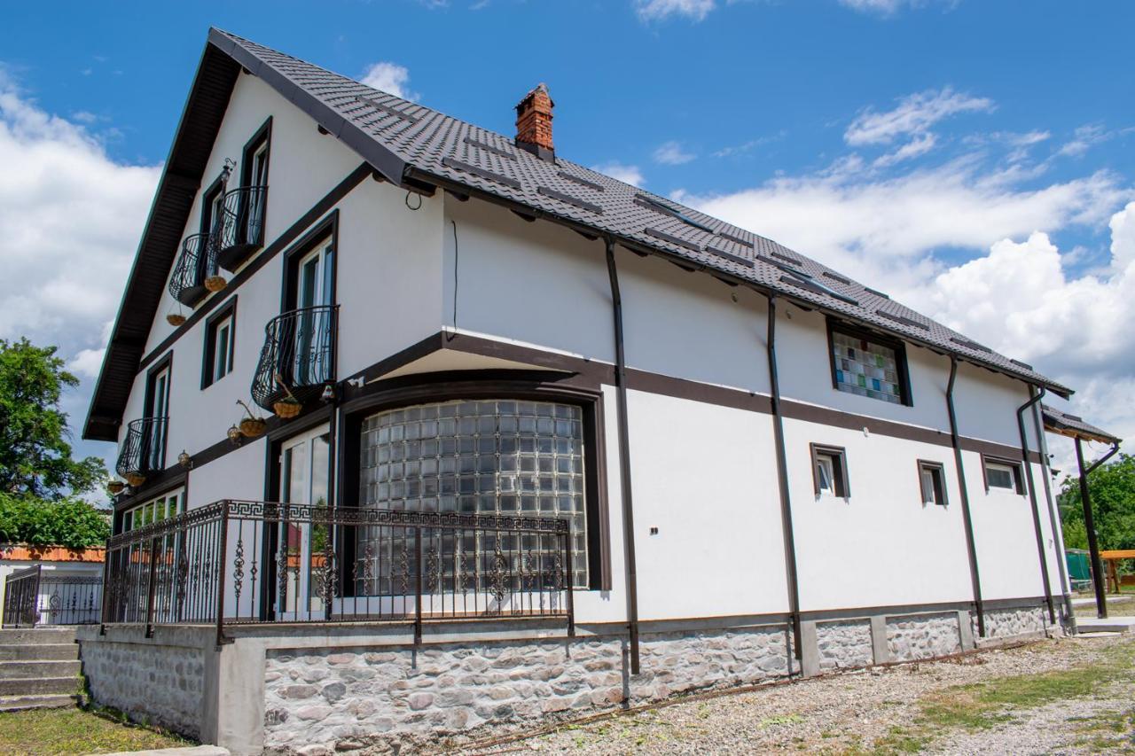 Hotel Casa Nevada Curtea de Argeş Zewnętrze zdjęcie