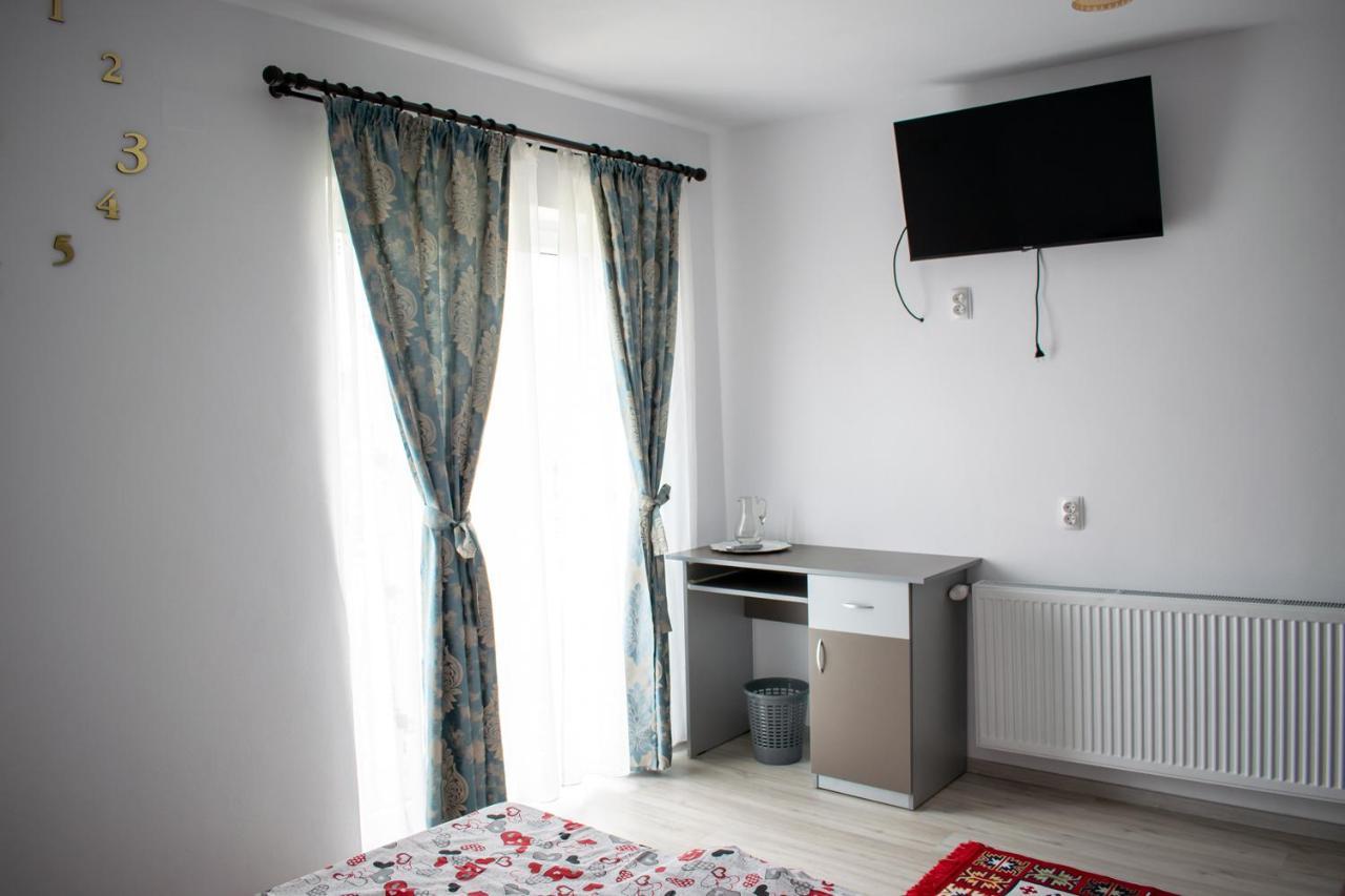 Hotel Casa Nevada Curtea de Argeş Zewnętrze zdjęcie
